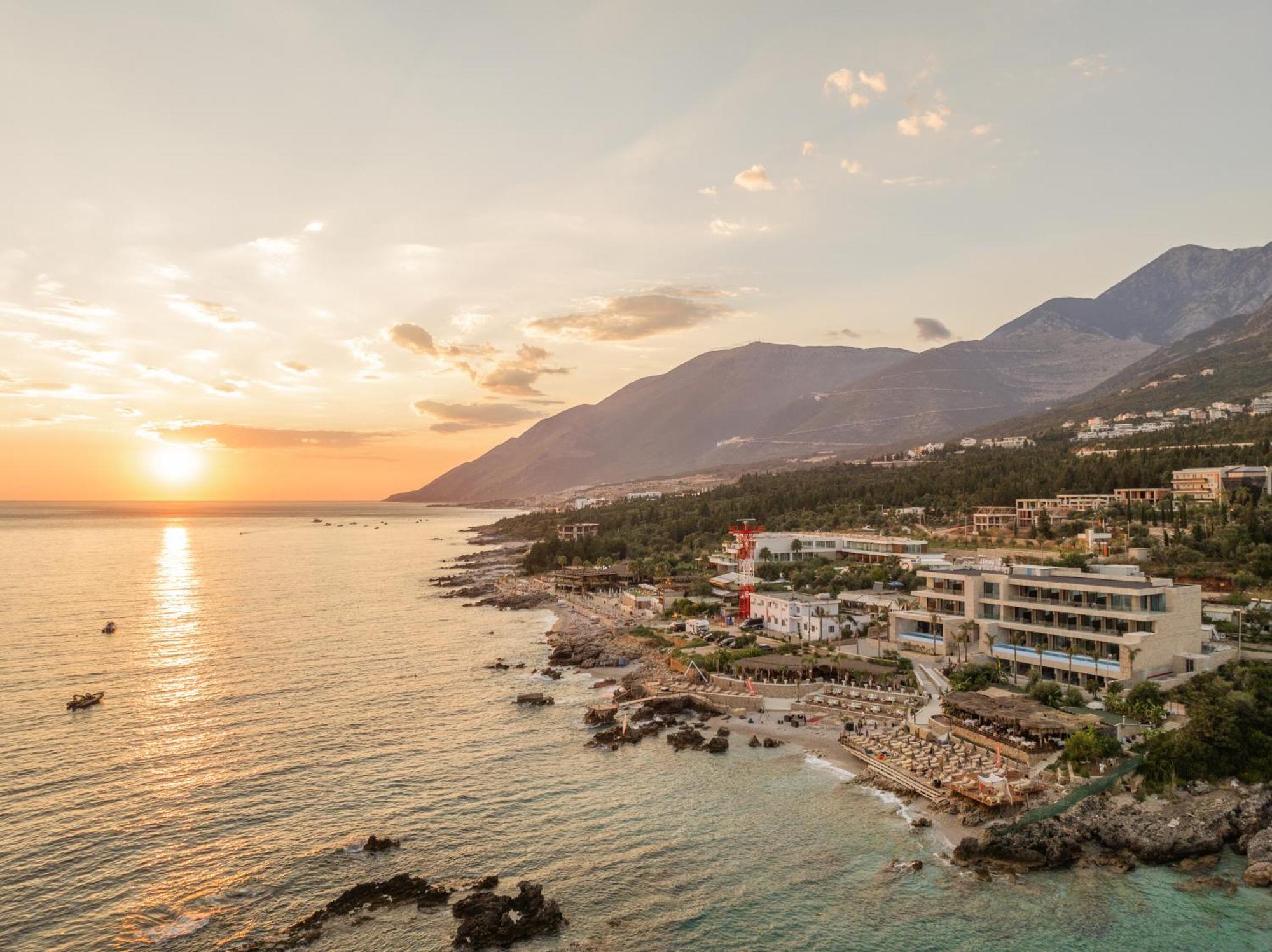 Beyond A Luxury Boutique Hotel Dhërmi Екстериор снимка